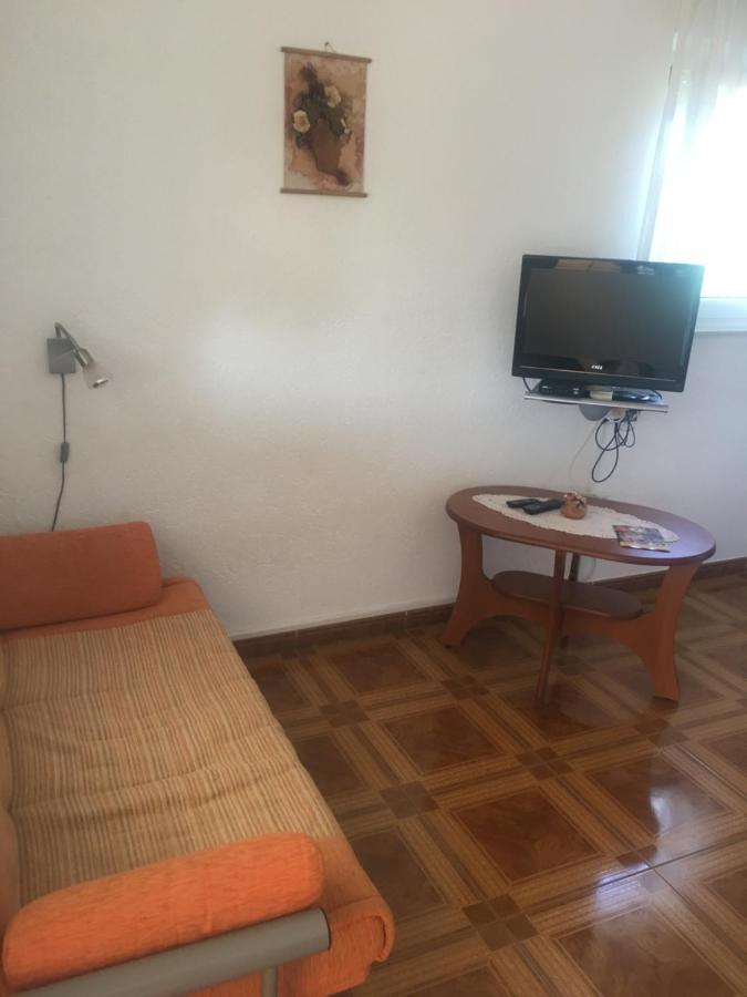 Apartmani Anna Vir Exterior photo