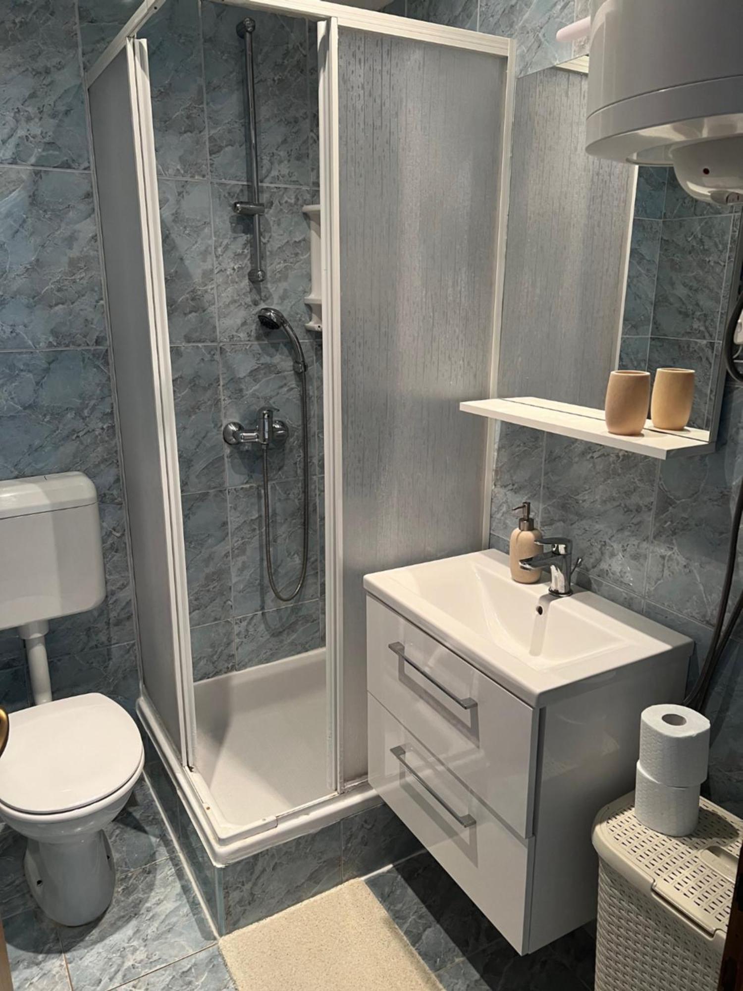 Apartmani Anna Vir Exterior photo