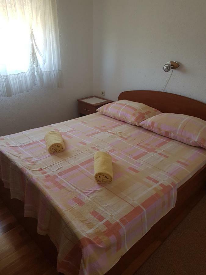 Apartmani Anna Vir Exterior photo