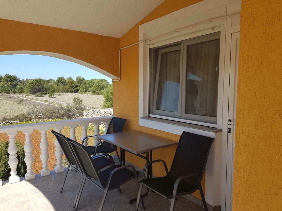 Apartmani Anna Vir Exterior photo